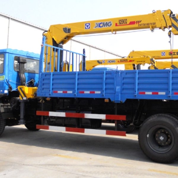 XCMG SQ5SK3Q 5 tons truck mounted crane