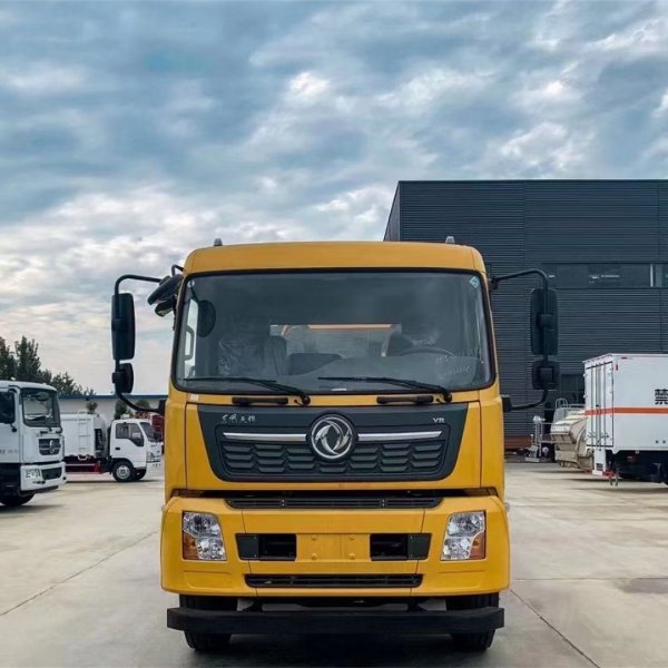 Dongfeng Tianjin three-axle tow truck