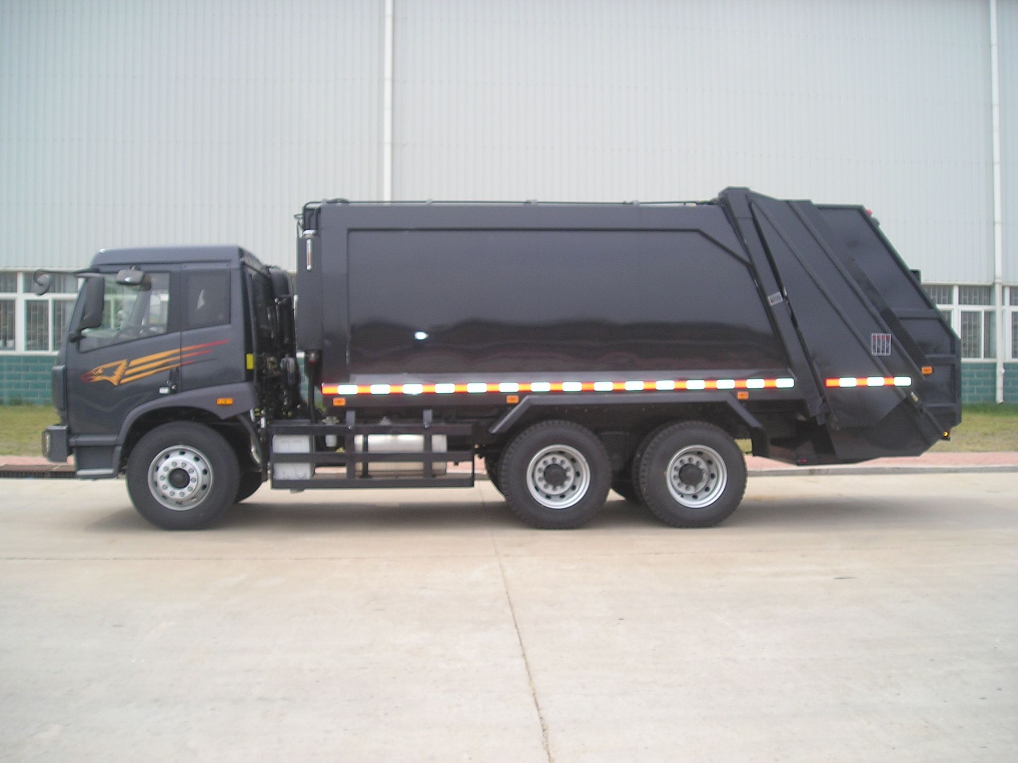 J5M 6X4垃圾处理车——锡铁灰 (2).JPG