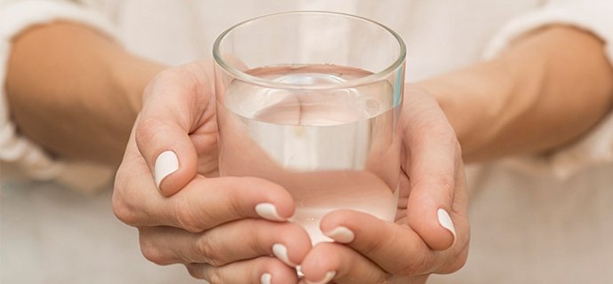 Smart layer-by-layer feeding and heating system for hot water dispenser and water boiler