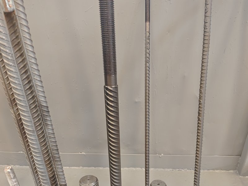Anchor bolt for column shoes 