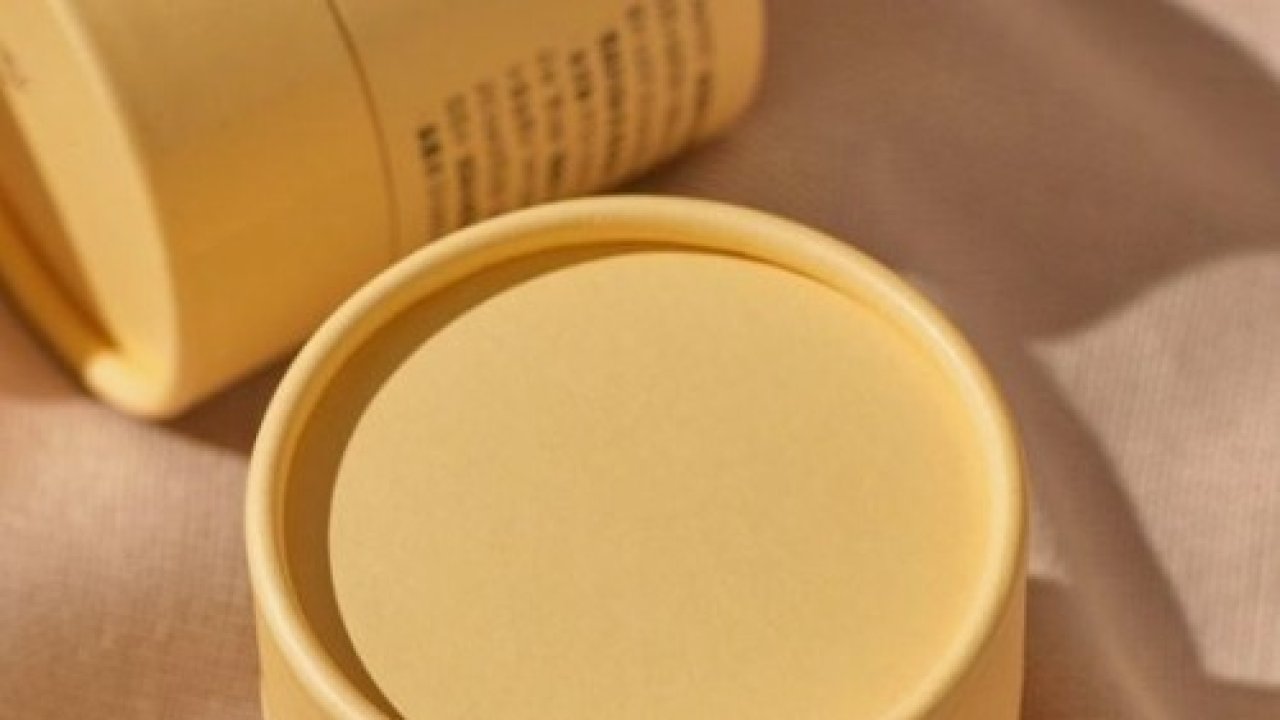 The automatic paper tube labeling machine revolutionizes the labeling technology, and the precise labeling does not require visual positioning