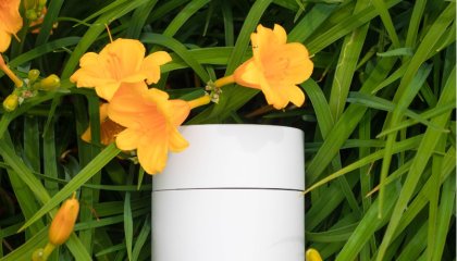 Fully automatic water glue labeling machine, accurate labeling and fast production efficiency