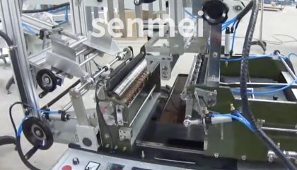 Potato chip can labeling machine