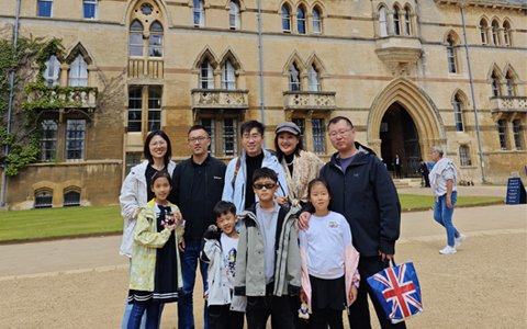 Outstanding Employee Family Trip to the UK