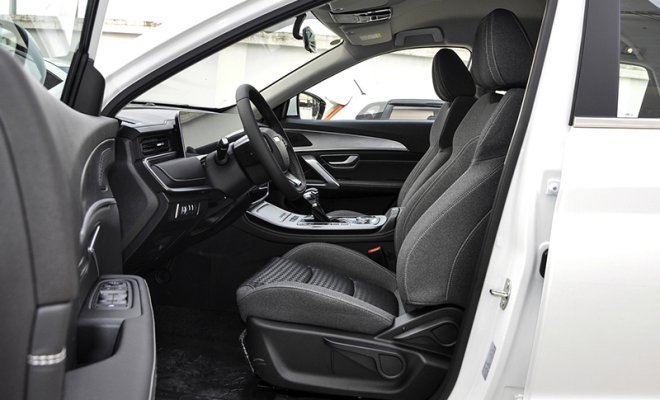 _0002_1400x0_1_q95_autohomecar__ChwFkF_Qkf-APeTiACBnzToR-Hc213