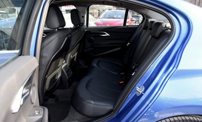 _0008_480x360_0_q95_c42_autohomecar__ChcCP1xBaUWAfatGAAaj5t-5azs021