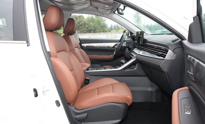 _0004_1400x0_1_q95_autohomecar__ChwEl2Ez_5yAZImVAByrSAuM-n4085