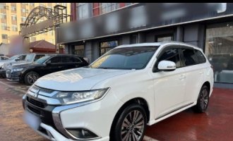 Mitsubishi Outlander 2021 2.0L 2WD Premium 5-Seater