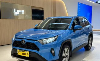 Toyota RAV4 двухприводную версию 2.0L CVT 2020