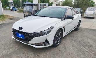 Elantra 2022 1.5L CVT LUX Premium Edition 