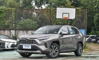 TOYOTA  RAV4  2024 2.0L CVT 2WD Style