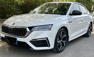 Octavia  2022 pro TSI280 Luxury Edition 