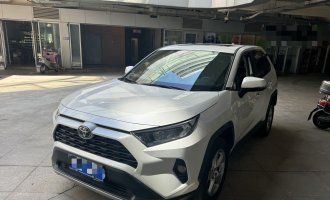 Toyota RAV4 2020 model year, 2.0 liter, CVT, front-wheel drive, Fashion PLUS version