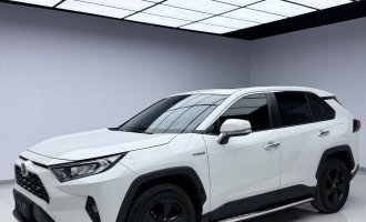 2020 Toyota RAV4, 2.5L hybrid engine, E-CVT, all-wheel drive, Elite PLUS version.