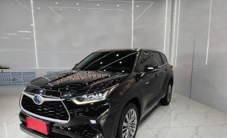 Toyota Highlander 2022 model year, 2.5L hybrid engine, all-wheel drive, Prestige version, 7 seats