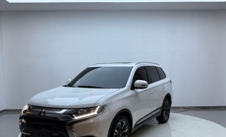 Mitsubishi Outlander   2020  2.0 L  2WD Comfort Edition  5-seater  National VI