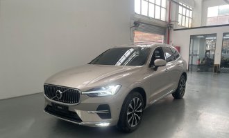 2023 Volvo XC60   B5 AWD Inscription Luxury Edition