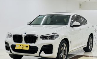 BMW X4  White  2021 model year  xDrive 25i M Sport Package