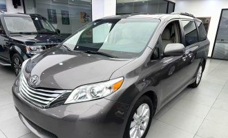 Toyota Sienna (Imported) 2010 Model Year Sienna 3.5 4WD Limited Edition Automatic