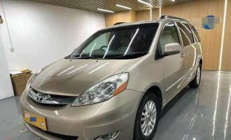Toyota Sienna (Imported) 2007 Model Year Sienna 3.5 US-spec 7-seater 4WD Automatic