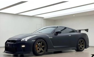 Nissan GT-R (Imported) 2010 GT-R Premium Edition, Automatic Transmission