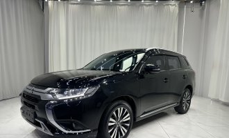 Mitsubishi Outlander Black 2021 model, Modified, 2.0L, 2WD Comfort Edition, 5 seats