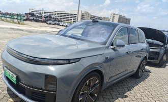 2025 Model LI AUTO L7 Ultra, special version with cold coating in blue-gray color  