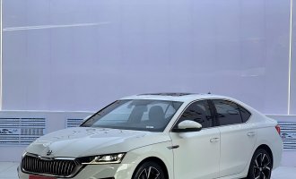 Skoda OCTAVIA 2023 model, white, modified PRO TSI280 Supreme Edition