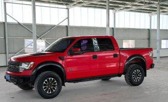 Ford Raptor (Import) 2011 model F-150 SVT Raptor SuperCab 6.2 automatic transmission