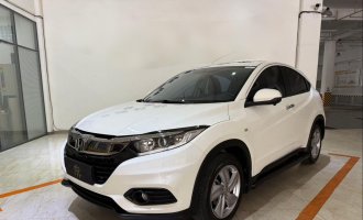 Honda VEZEL, white color, 2020 model year, 1.5L CVT, "Premium" version  