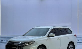 Mitsubishi Outlander White 2021 model 2.0L 2WD Comfort Edition 5 seats
