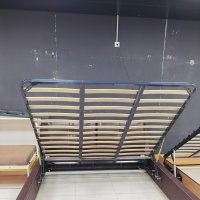 Estructuras de cama otomanas de listones metálicos