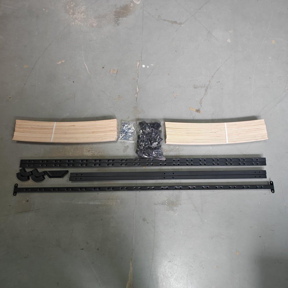 Estructura de cama tamaño king con listones