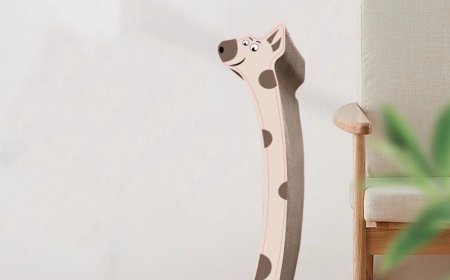 Creative Eco-Friendly: Giraffe-Shaped Corrugated Cardboard Cat Scratcher