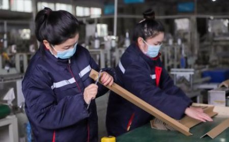 Meet the Hengnice Team: Helping Customers Prevent Shipping Damage with Paper Corner Protectors