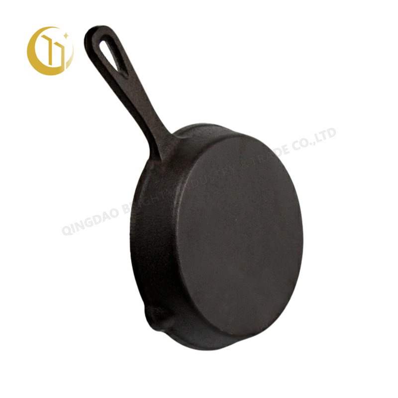 CAST IRON FRYING PAN (1)