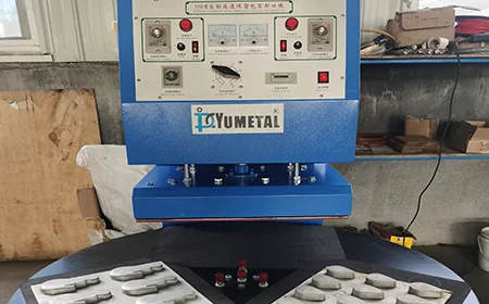 Automatic hing-speed suction sealing machine