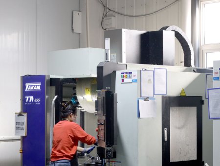 Serviços de pós-processamento e maquinação CNC para fundição injectada