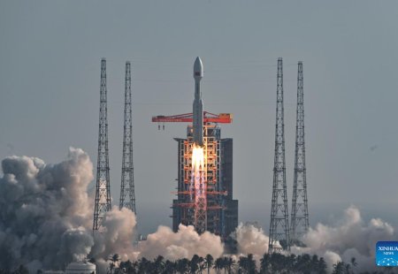 China launches new internet satellite group