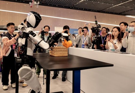 Yearender-China Focus: China's humanoid robots step from spectacle toward scalable industrial reality
