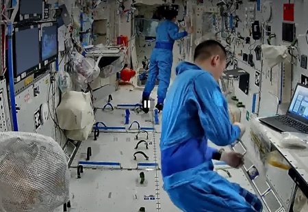 Shenzhou-23 crew conducts first in-orbit medical rescue training