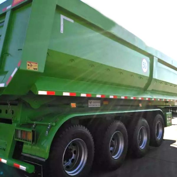 Tipping semi trailer