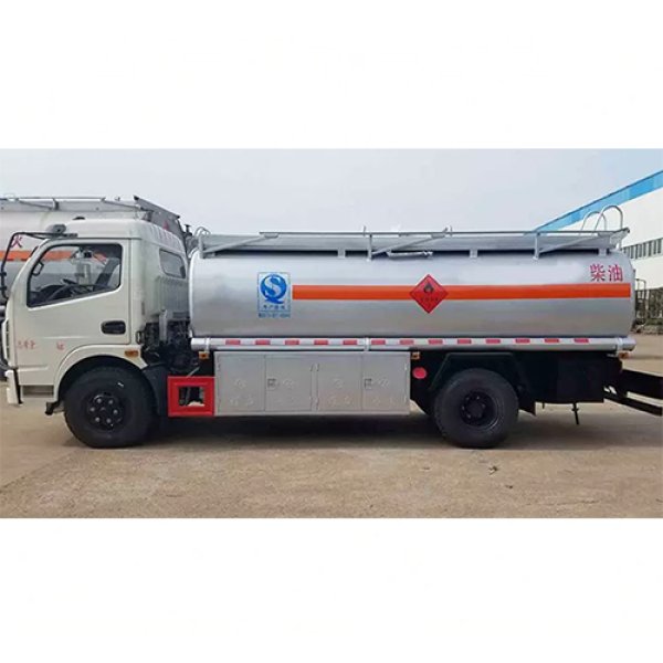 Dongfeng light fuel tank truck