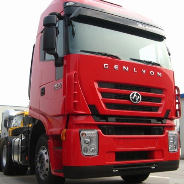 6X4 390HP Genlyon Tractor Truck Model C100