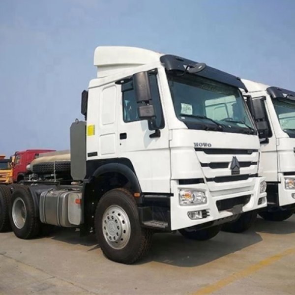 Sinotruk howo 6x4 290hp tractor truck