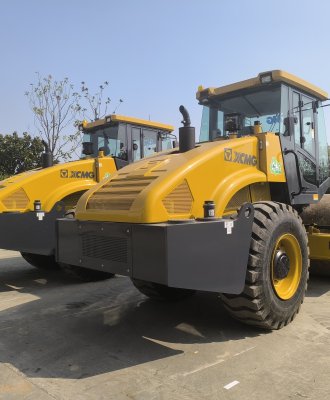 Our two road rollers exported to Tanzania are ready for shipment