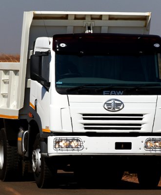 A Closer Look: Articulated Dump Truck vs. Rigid Dump Trucks