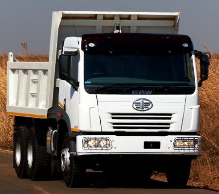 A Closer Look: Articulated Dump Truck vs. Rigid Dump Trucks