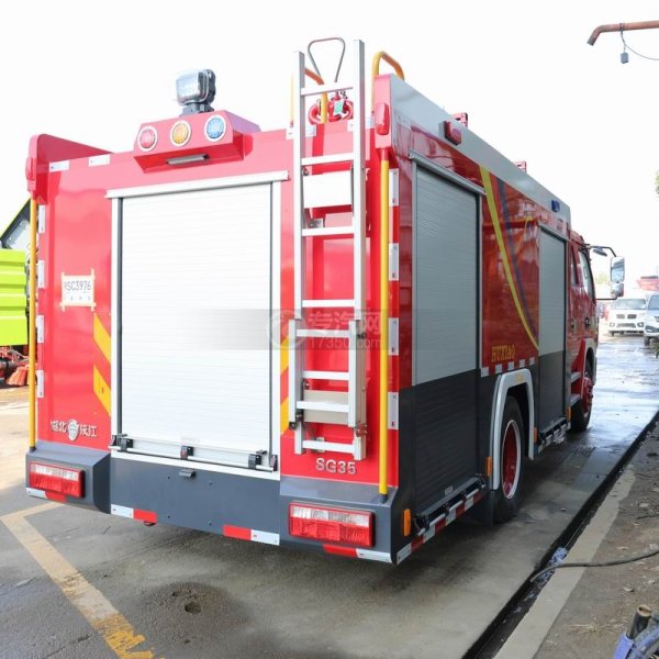 water tank fire truck